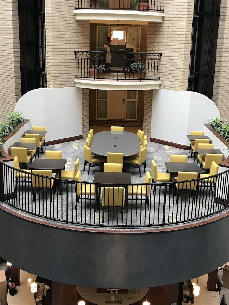 Embassy Suites Dallas - Park Central Area Extérieur photo