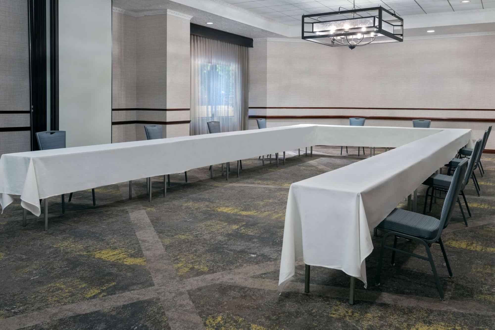 Embassy Suites Dallas - Park Central Area Extérieur photo