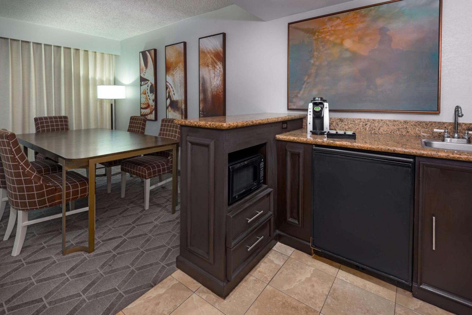 Embassy Suites Dallas - Park Central Area Extérieur photo