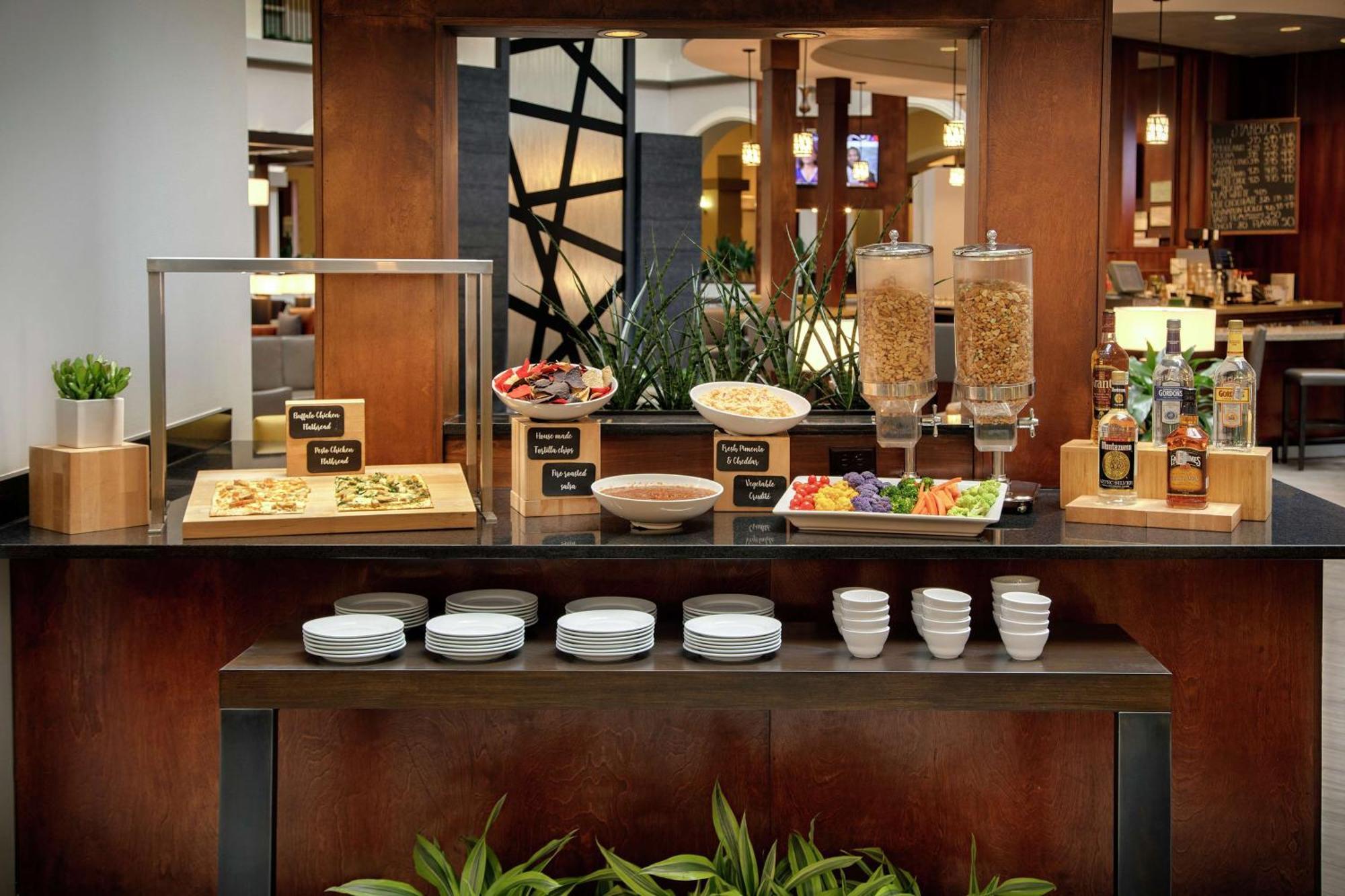 Embassy Suites Dallas - Park Central Area Extérieur photo
