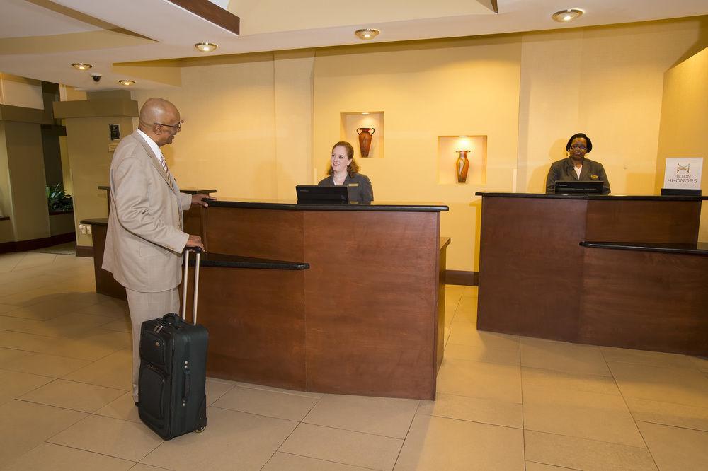 Embassy Suites Dallas - Park Central Area Intérieur photo