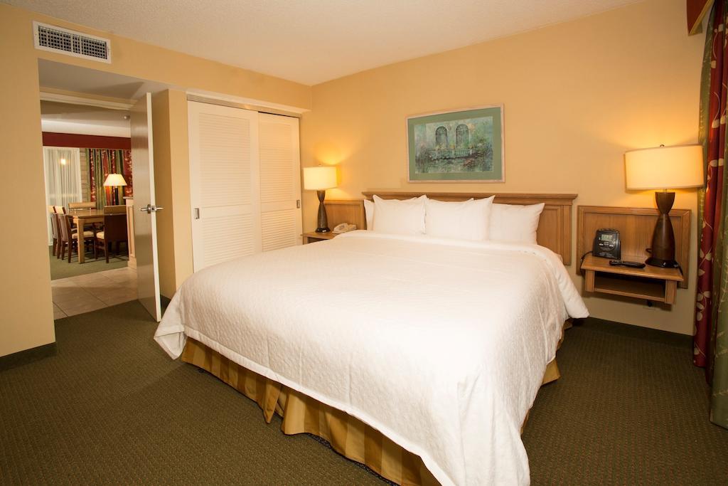 Embassy Suites Dallas - Park Central Area Extérieur photo